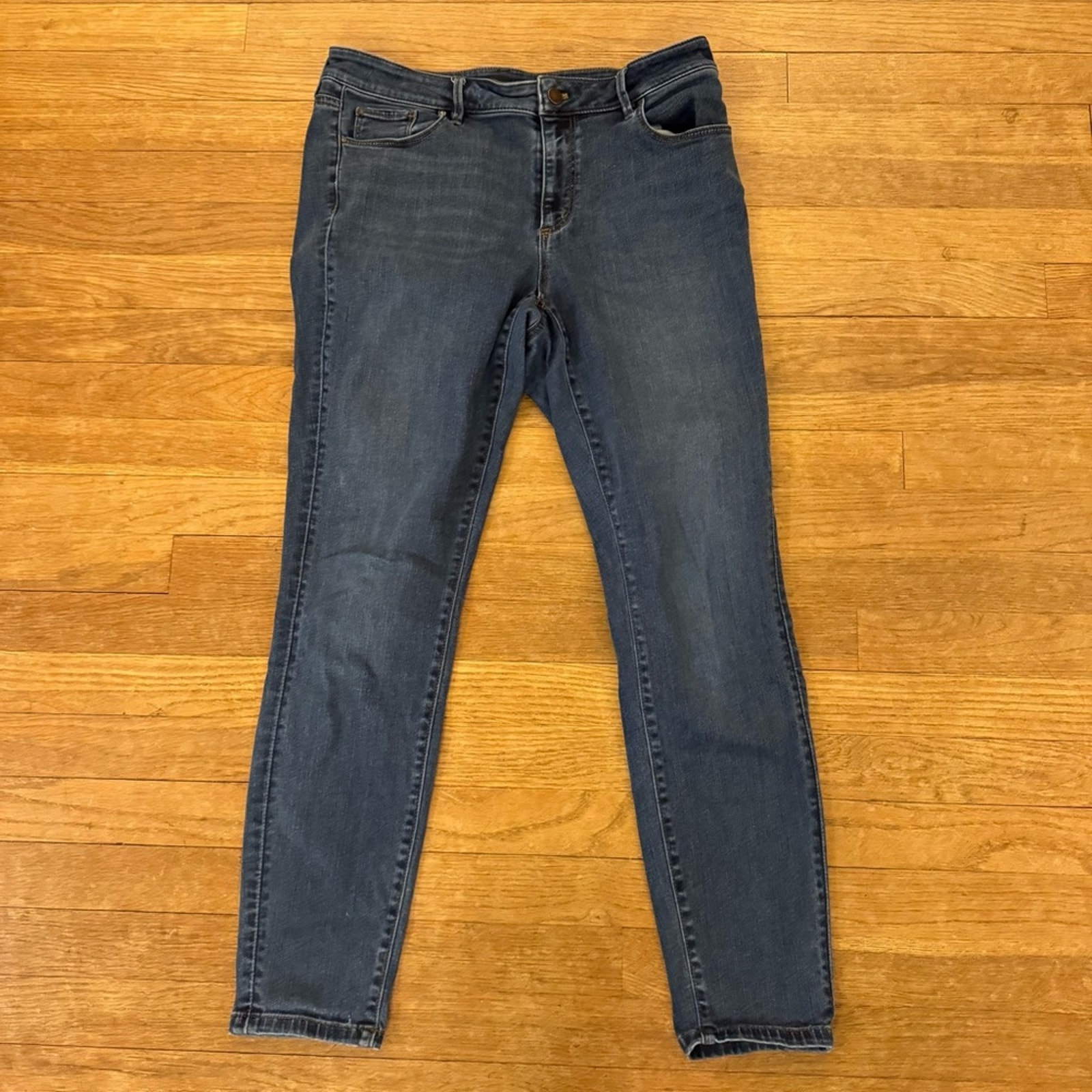 Ann Taylor The Skinny Curvy Fit Dark Wash Casual Jeans Pants Size 10 B14